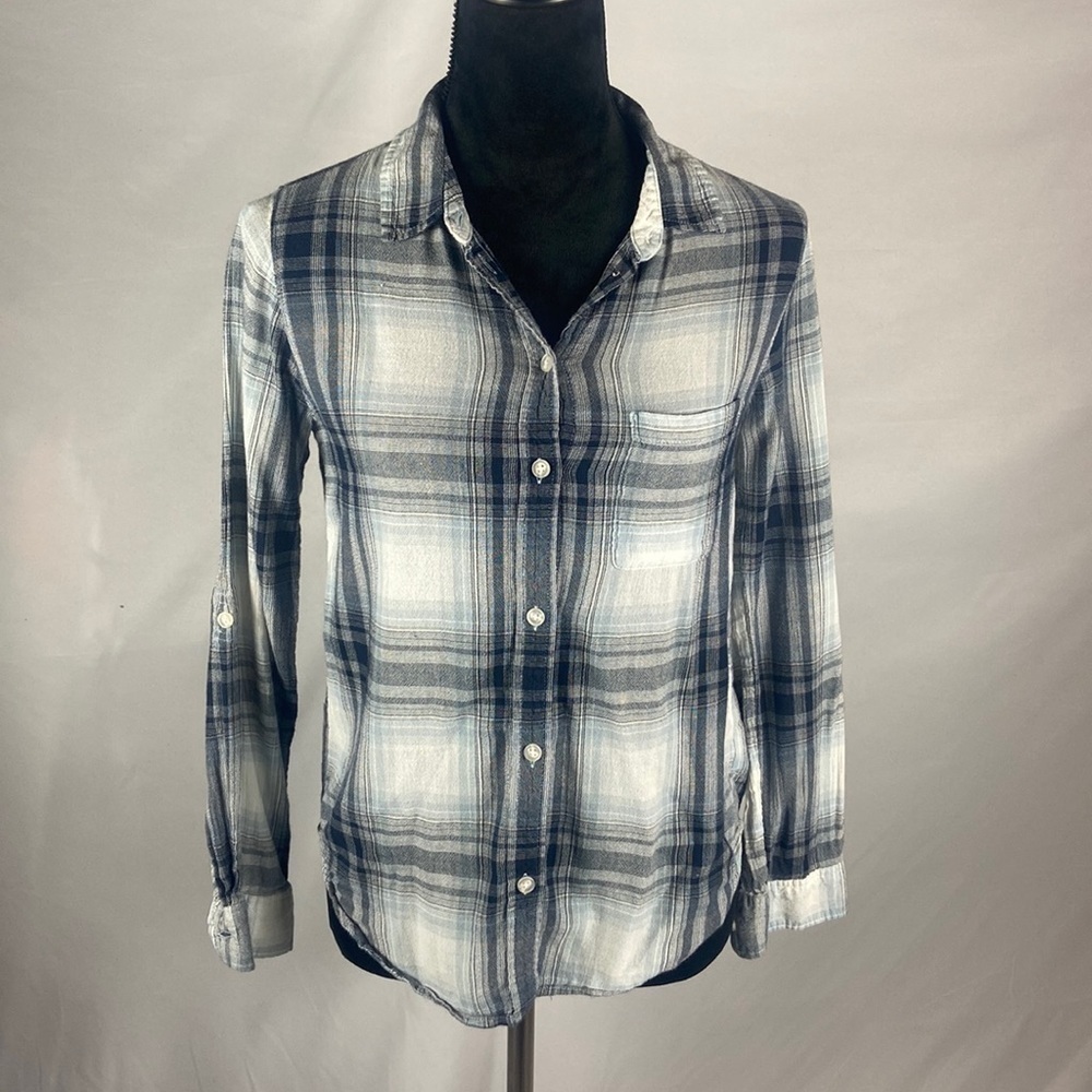 American Eagle Boyfriend Style Plaid Button Down Shirt